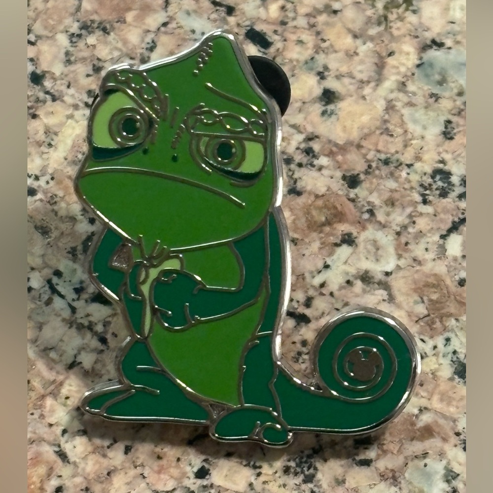 Pascal - Walt Disney World Hidden Mickey - Wave B - Pascal Tangled Green Pin